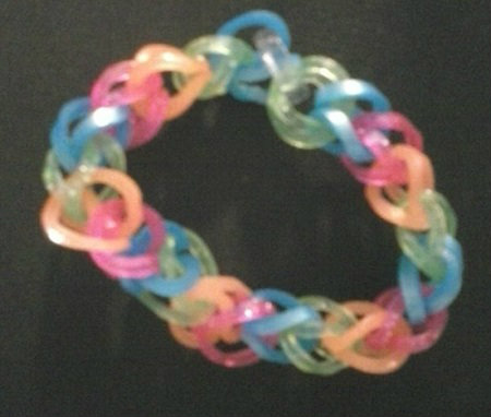 (( Projects )) Amazing Rubber Band Bracelet - friendship-bracelets.net