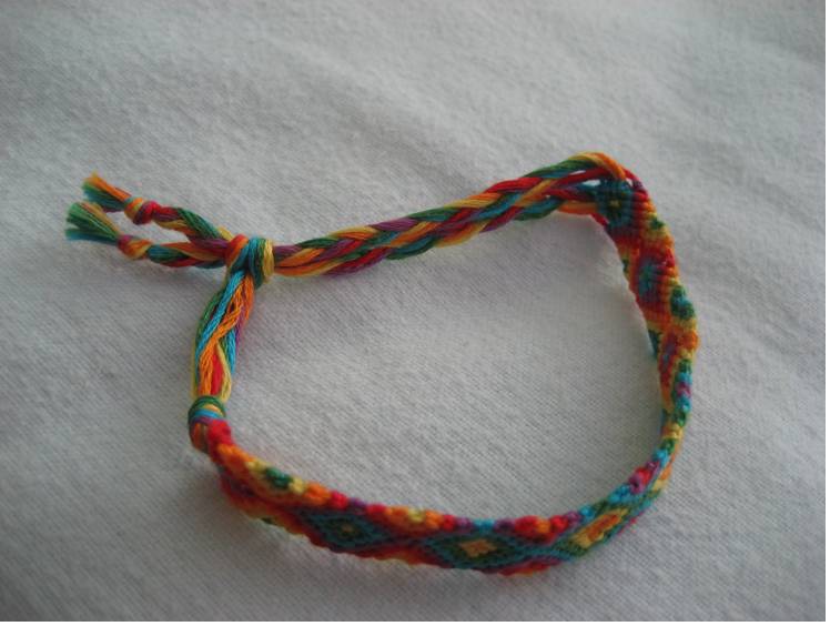 Amazon.com: 1 X Twist -N- Loop Rubber Band Bracelet Maker Loom : Office  Products