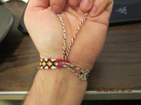 how to tie a bracelet